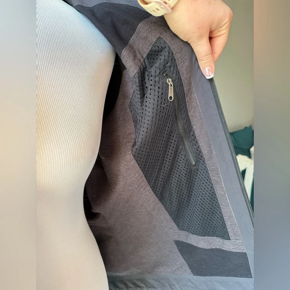 Patagonia Women’s Softshell Jacket Full Zip Black Gray Outdoor - Picture 9 of 10